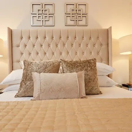 Apartment Deluxe Apt, Beautiful River View,free Parking No Balcony Leeds (West Yorkshire)