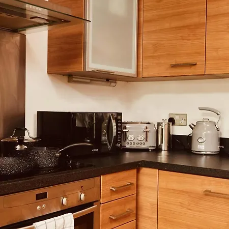 Deluxe - Beautiful River View, Balcony &free Secure Parking Apartamento