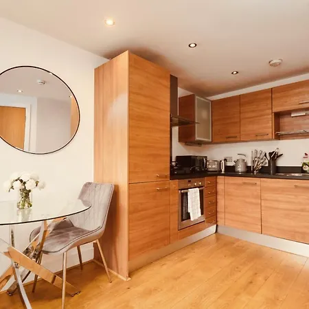 Apartamento Deluxe - Beautiful River View, Balcony &free Secure Parking