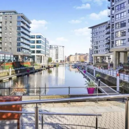 Deluxe - Beautiful River View, Balcony &free Secure Parking Apartamento
