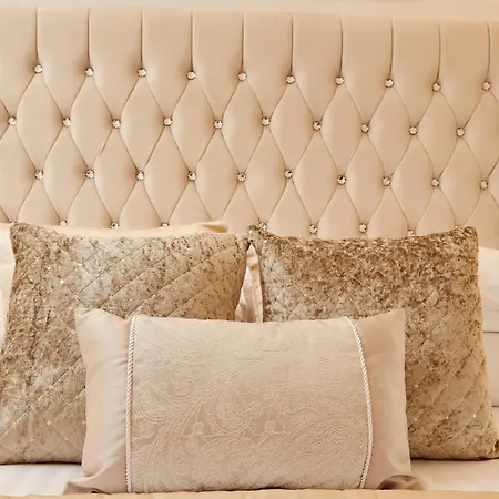 Deluxe - Beautiful River View, Balcony &free Secure Parking Λιντς